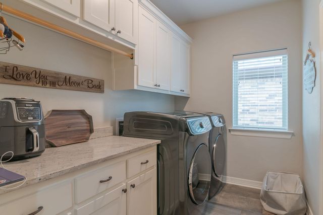 106 Champions Dr, Hallsville, TX 75650