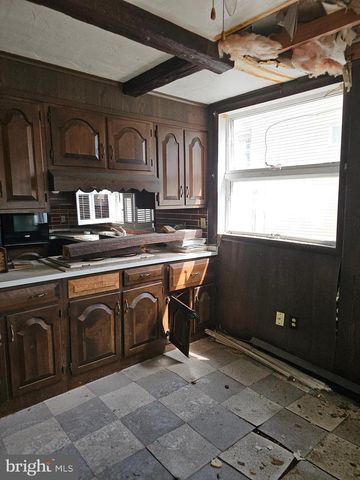 438 E MAHANOY ST, Mahanoy City, PA 17948