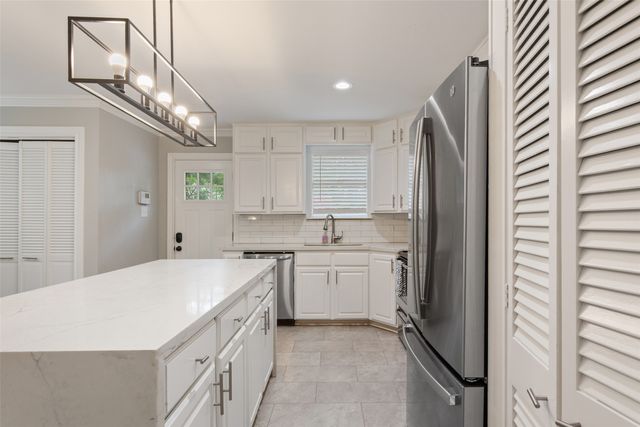 1500 S 10th Street, Waco, TX 76706
