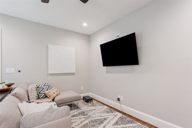 1500 S 10th Street, Waco, TX 76706
