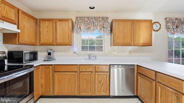 4 SPRING LAKE DR, Stafford, VA 22556