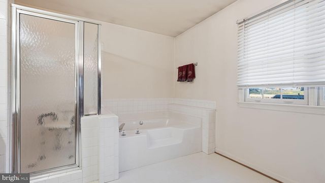 4 SPRING LAKE DR, Stafford, VA 22556