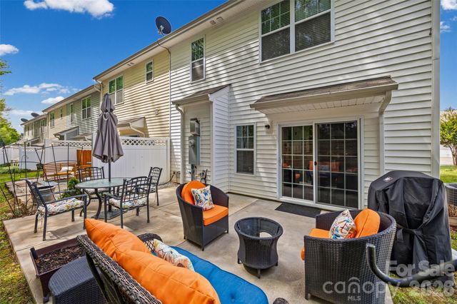 2086 Shady Pond Drive, Lake Wylie, SC 29710