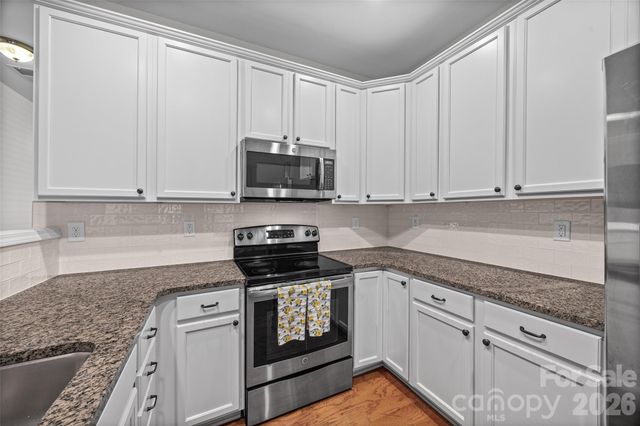 2086 Shady Pond Drive, Lake Wylie, SC 29710