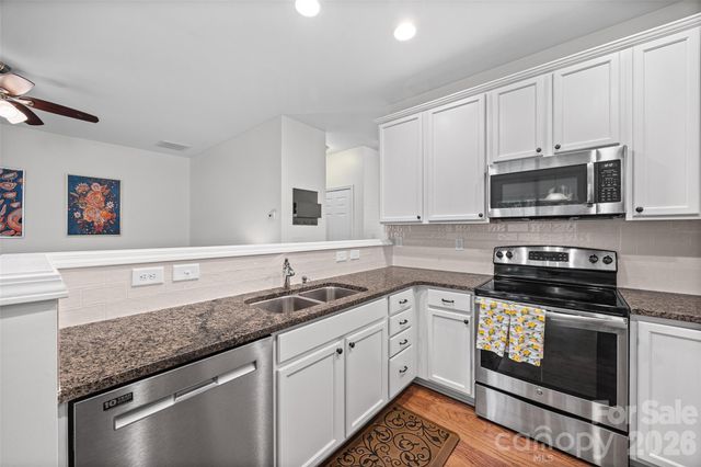 2086 Shady Pond Drive, Lake Wylie, SC 29710