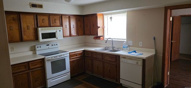 1010 10th, Corning, AR 72422