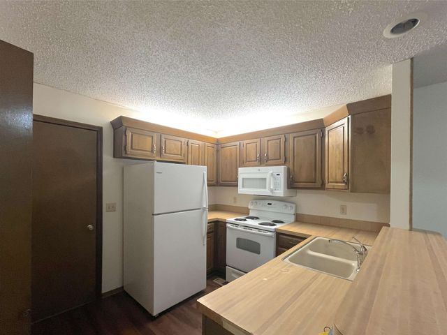 1518 S Todd Pl, Wichita, KS 67207