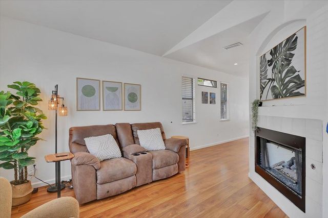 8121 Deer Spring Cir, Antelope, CA 95843