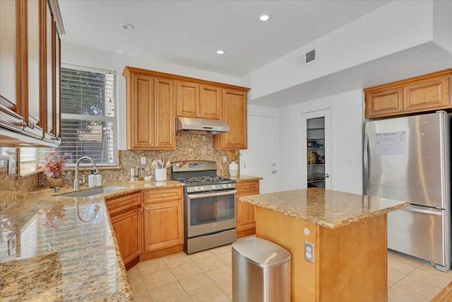 8121 Deer Spring Cir, Antelope, CA 95843