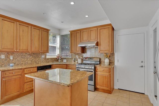 8121 Deer Spring Cir, Antelope, CA 95843