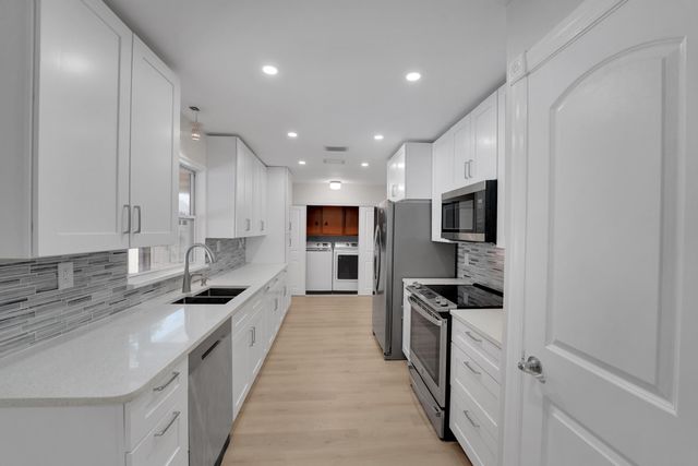 600 NW 12th Avenue, Boca Raton, FL 33486
