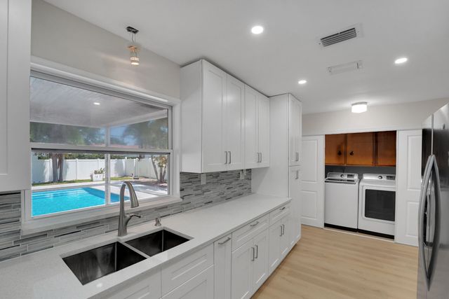 600 NW 12th Avenue, Boca Raton, FL 33486