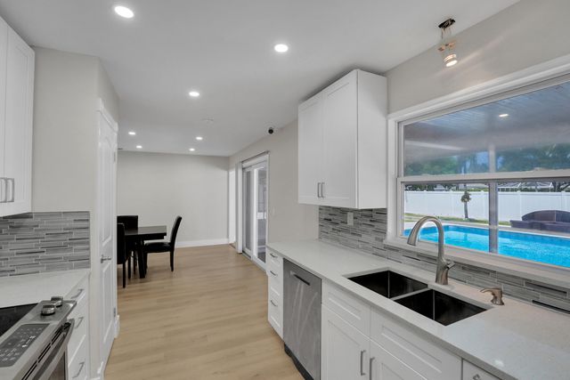 600 NW 12th Avenue, Boca Raton, FL 33486