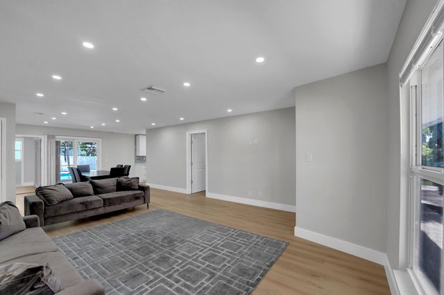 600 NW 12th Avenue, Boca Raton, FL 33486