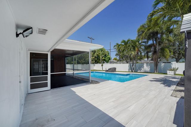 600 NW 12th Avenue, Boca Raton, FL 33486