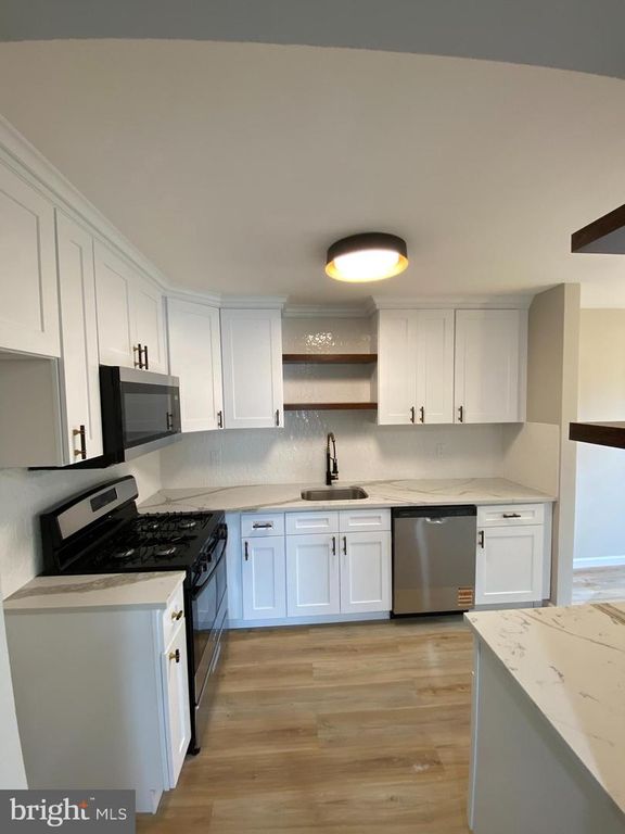 802 BEGONIA CT, Jackson, NJ 08527