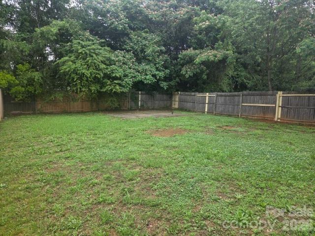 821 Lakehill Road, Charlotte, NC 28214