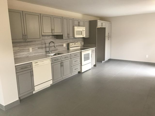 142 SW 8th Avenue Apt D, Delray Beach, FL 33444
