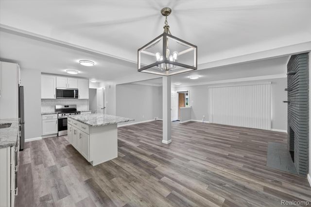 14203 Fenton, Redford Charter Township, MI 48239