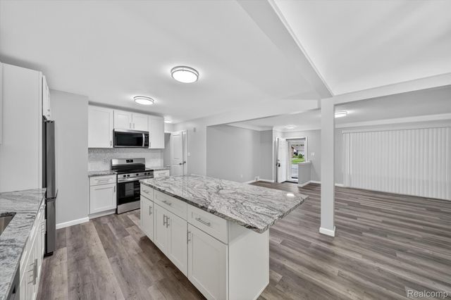 14203 Fenton, Redford Charter Township, MI 48239