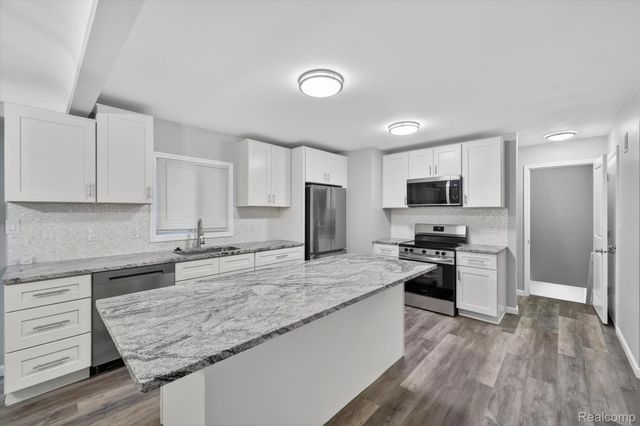 14203 Fenton, Redford Charter Township, MI 48239