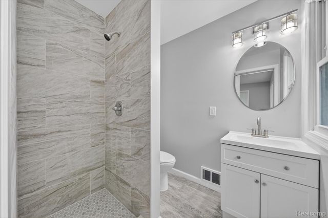 14203 Fenton, Redford Charter Township, MI 48239