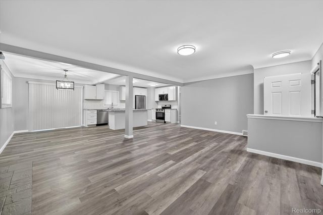 14203 Fenton, Redford Charter Township, MI 48239