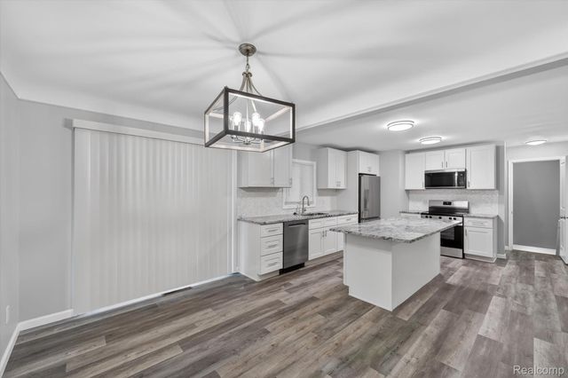 14203 Fenton, Redford Charter Township, MI 48239