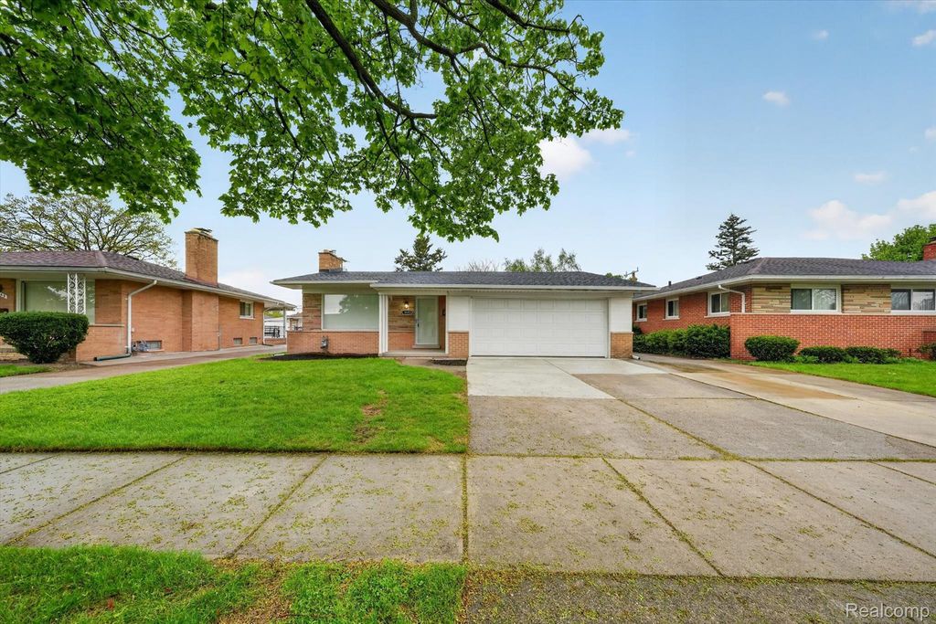 14203 Fenton, Redford Charter Township, MI 48239