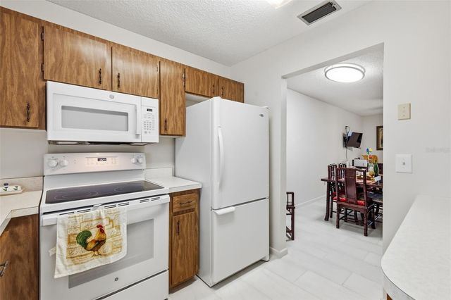 151 N HILL AVENUE 100, Deland, FL 32724