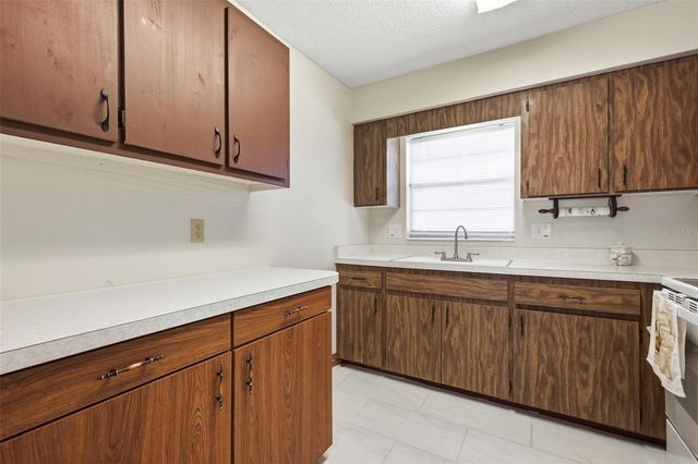 151 N HILL AVENUE 100, Deland, FL 32724