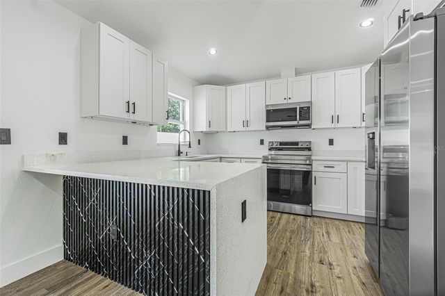 4250 OAK BLUFF AVENUE, Holiday, FL 34691