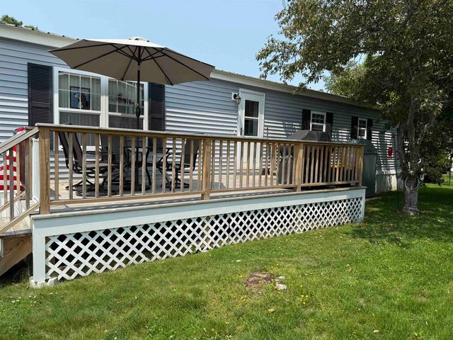 8 Sir Lancelot Drive, Exeter, NH 03833