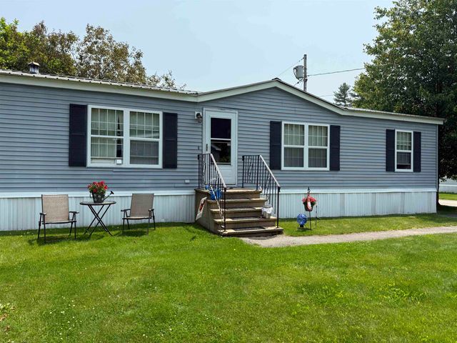 8 Sir Lancelot Drive, Exeter, NH 03833