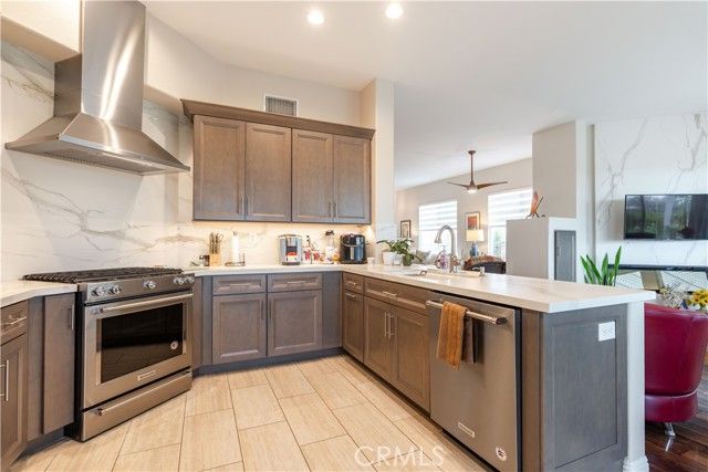 21511 Canaria, Mission Viejo, CA 92692