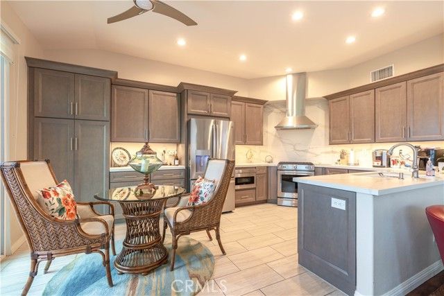 21511 Canaria, Mission Viejo, CA 92692