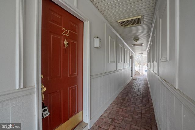 22 AMBERLY CT, Franklin Park, NJ 08823