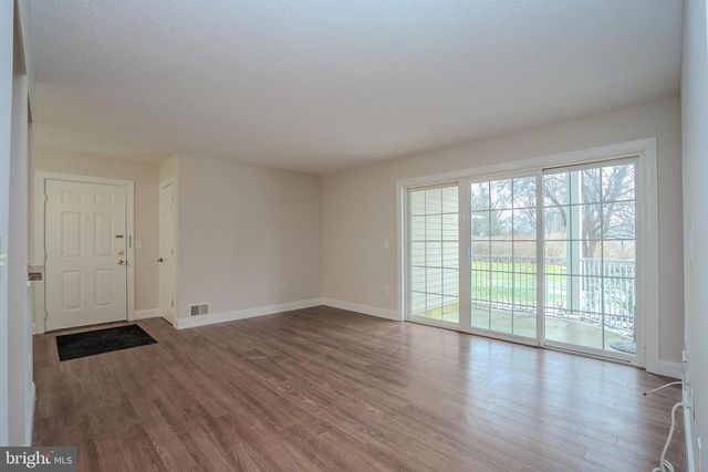 22 AMBERLY CT, Franklin Park, NJ 08823