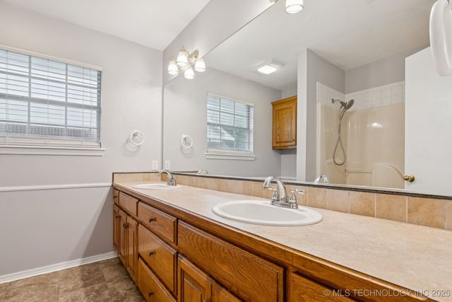 617 Ridgewood Drive, Pryor, OK 74361