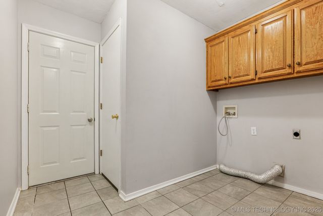 617 Ridgewood Drive, Pryor, OK 74361