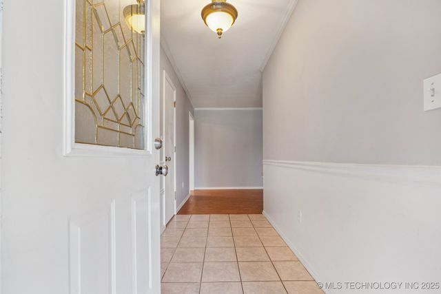 617 Ridgewood Drive, Pryor, OK 74361