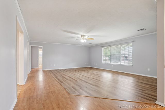 617 Ridgewood Drive, Pryor, OK 74361