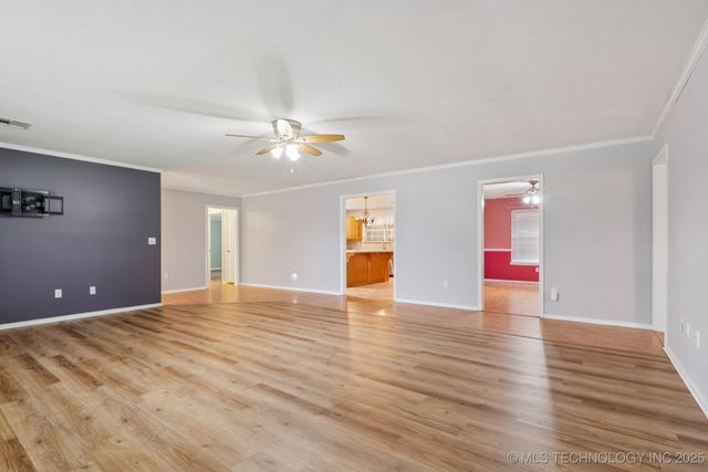 617 Ridgewood Drive, Pryor, OK 74361