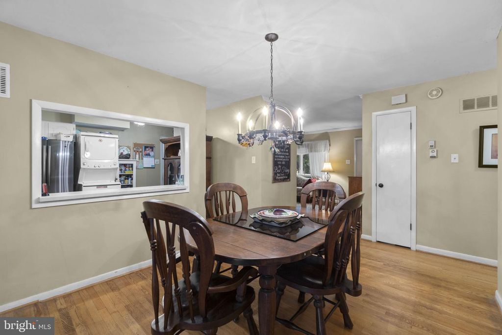 Image 6 of property listing at 3701 CLYDESDALE ROAD WAY, Reisterstown, MD 21136