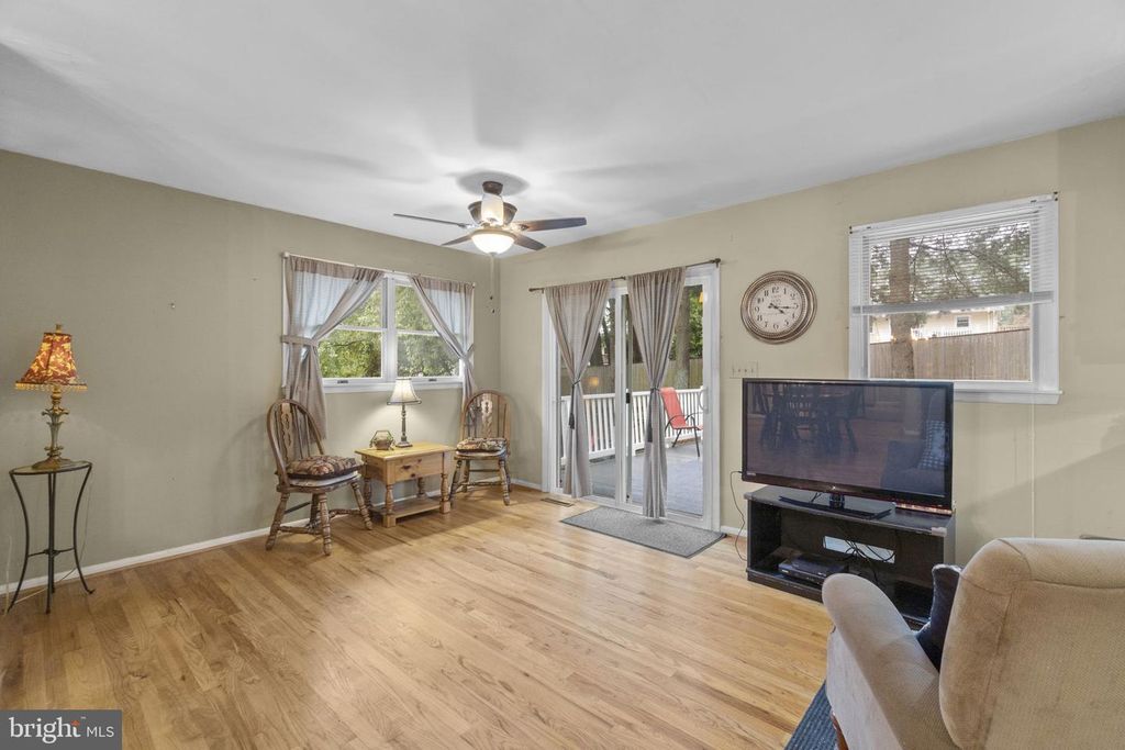 Image 7 of property listing at 3701 CLYDESDALE ROAD WAY, Reisterstown, MD 21136
