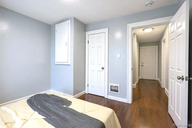 15721 Mansfield Street, Detroit, MI 48227