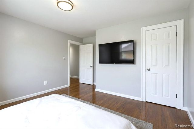 15721 Mansfield Street, Detroit, MI 48227