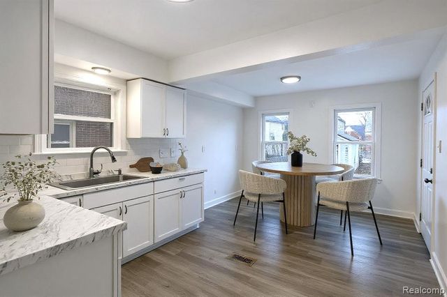 15721 Mansfield Street, Detroit, MI 48227