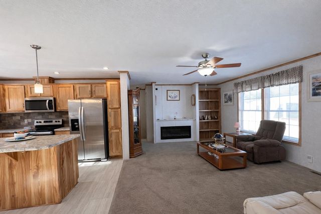 43 Crystal Lane, Lyndon, VT 05851