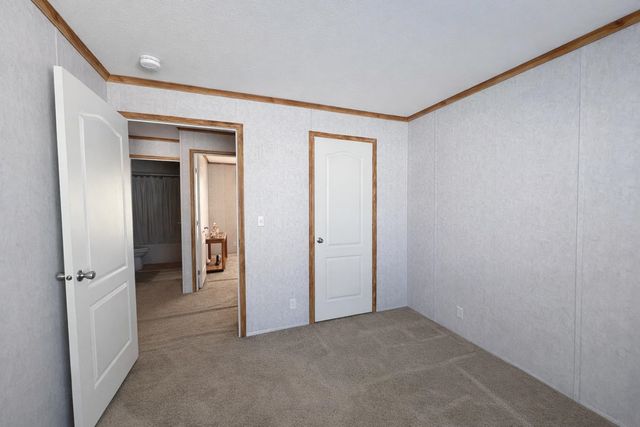 43 Crystal Lane, Lyndon, VT 05851